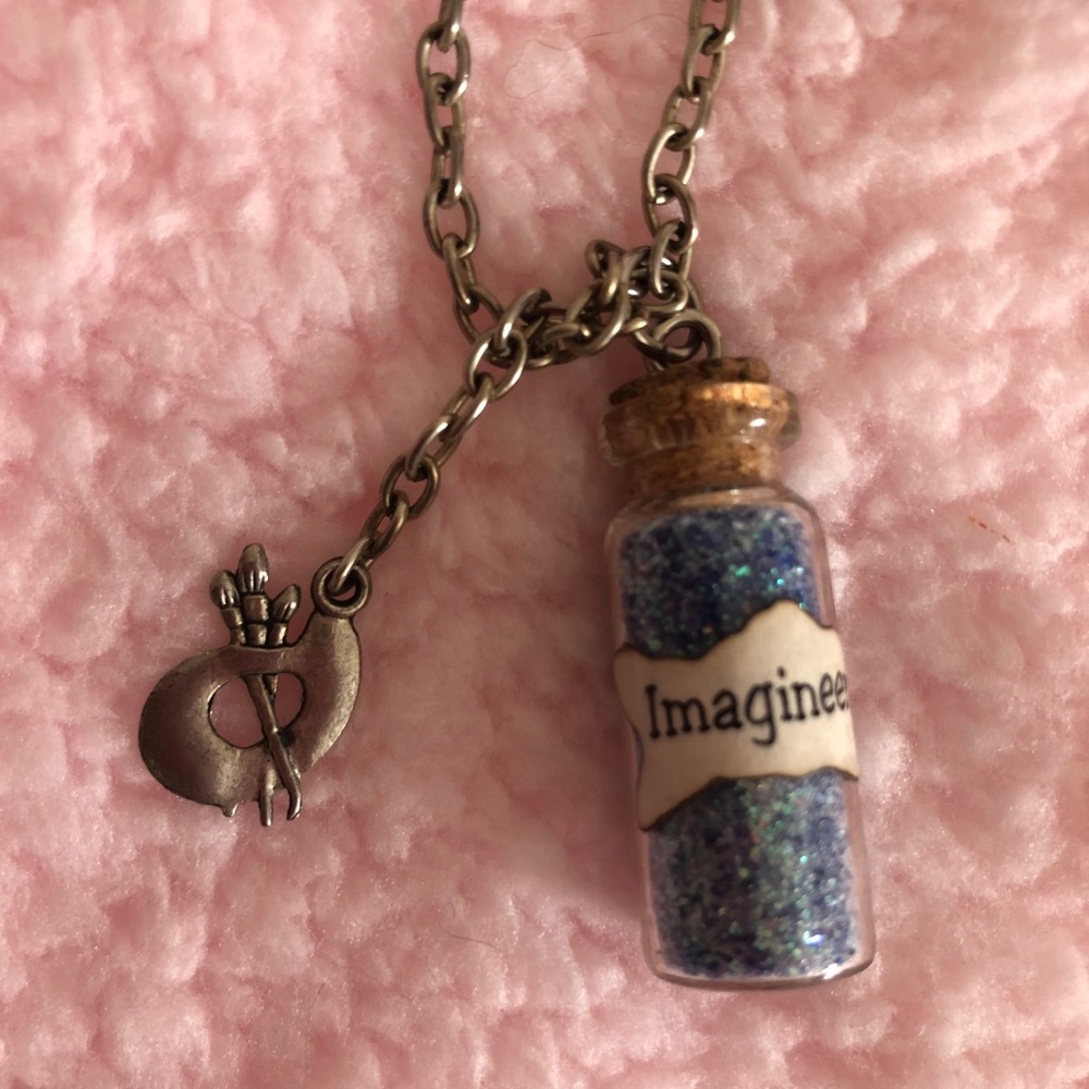 EUC Imagineer Glitter Bottle Necklace Heart Toggle